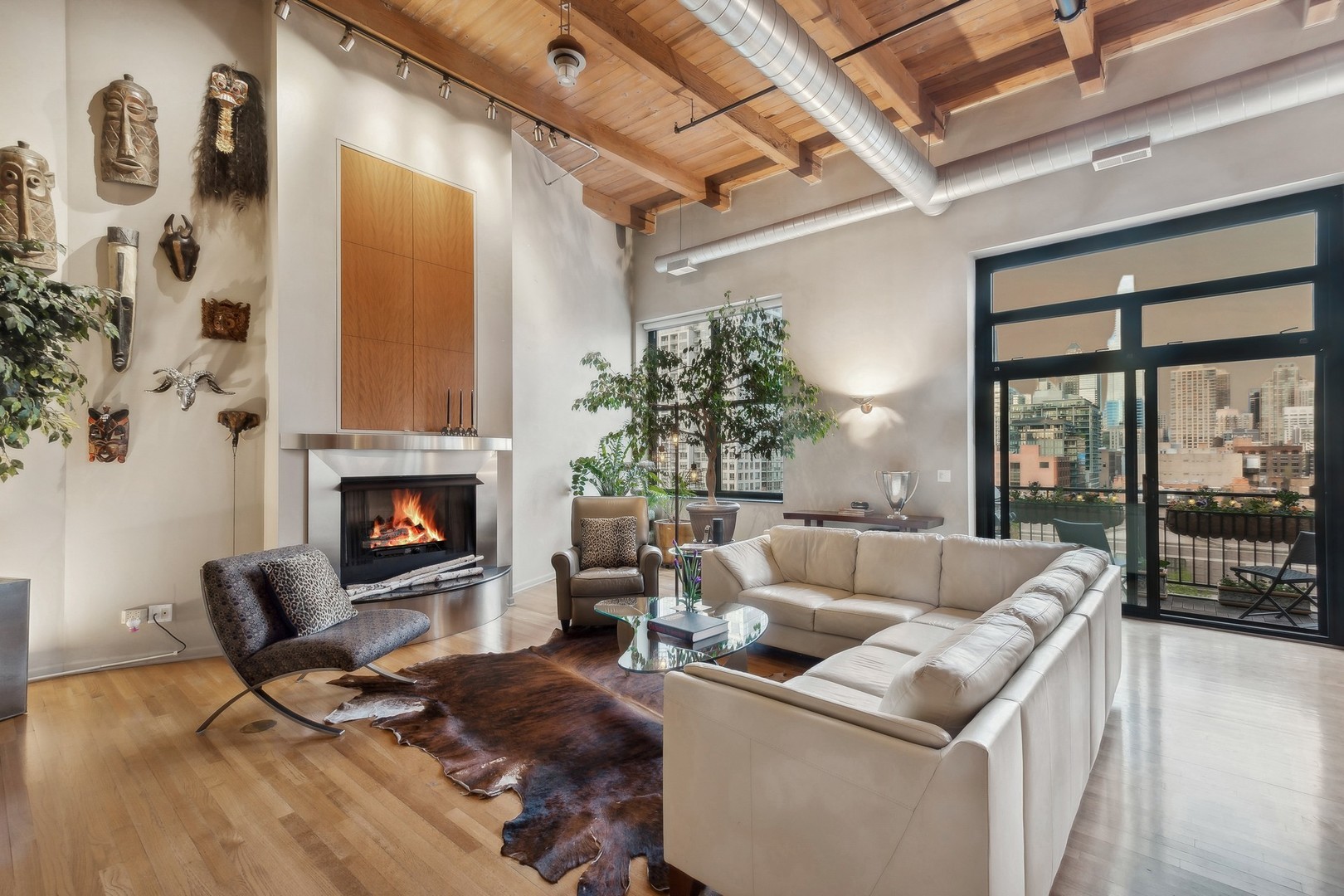 525 W Superior Street 626