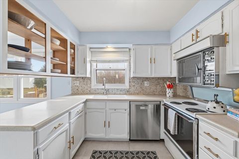 Tiny photo for 805 Sutton Drive, Northbrook, IL 60062 (MLS # 12564105)