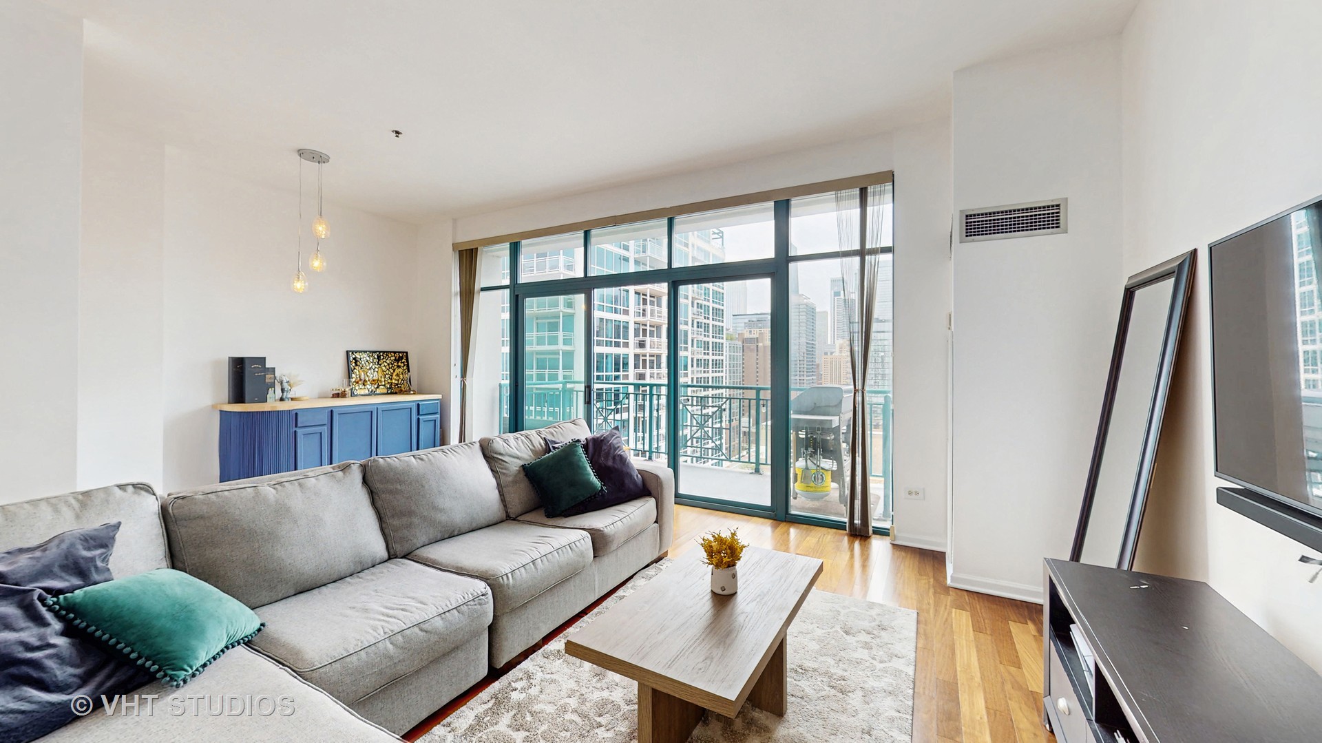 340 W Superior Street 1602