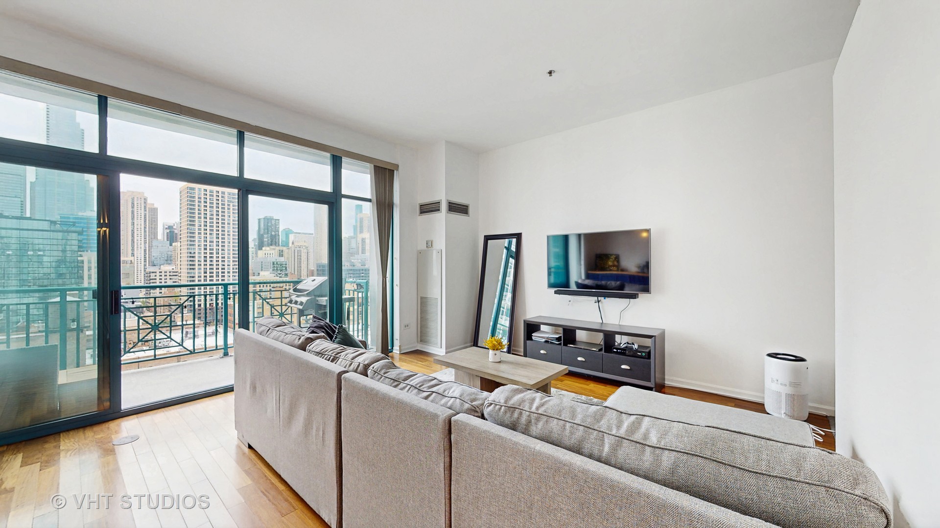 340 W Superior Street 1602