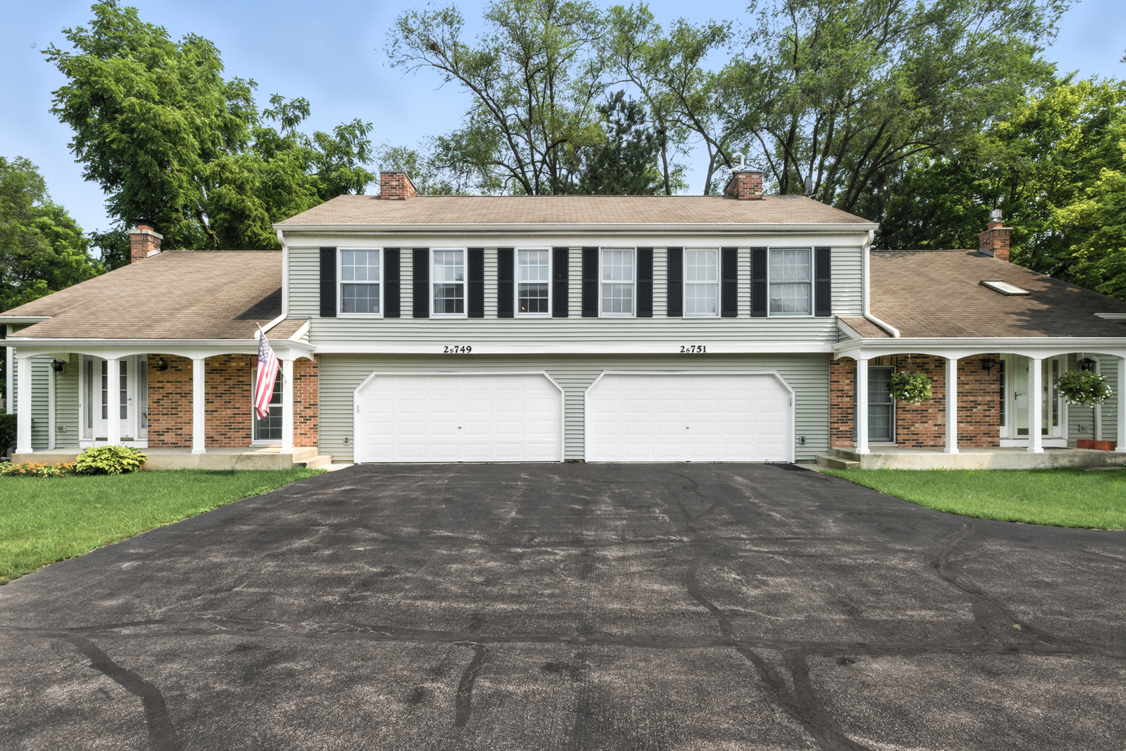 2S749 Grove Lane