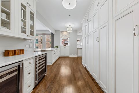 Tiny photo for 220 E Walton Place #8W, Chicago, IL 60611 (MLS # 12497928)