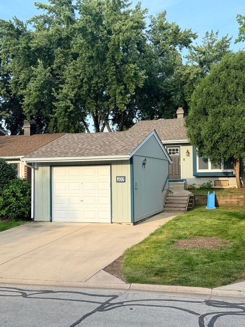 Photo of 333 Colony Green Drive, Bloomingdale, IL 60108 (MLS # 12640381)