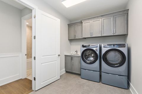 Tiny photo for 11045 Lizmore Lane, Orland Park, IL 60467 (MLS # 12495865)