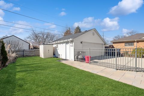 A home in Evergreen Park