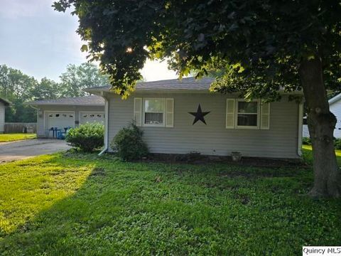 Tiny photo for 705 S Washington, Carthage, IL 62321 (MLS # 12445209)
