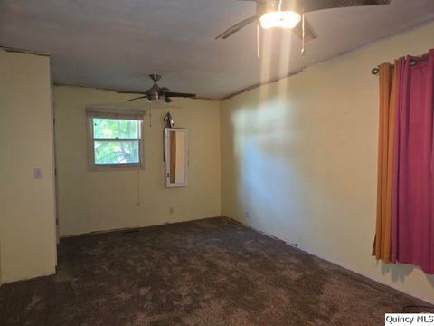 Tiny photo for 705 S Washington, Carthage, IL 62321 (MLS # 12445209)