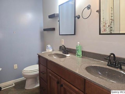 Tiny photo for 705 S Washington, Carthage, IL 62321 (MLS # 12445209)