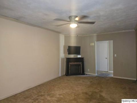 Tiny photo for 705 S Washington, Carthage, IL 62321 (MLS # 12445209)