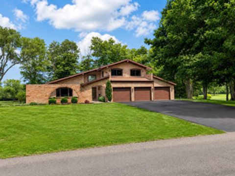 Photo of 15830 Crestwicke Drive, Bloomington, IL 61705 (MLS # 12670263)