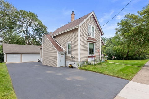 Tiny photo for 20 Division Street, Algonquin, IL 60102 (MLS # 12767010)