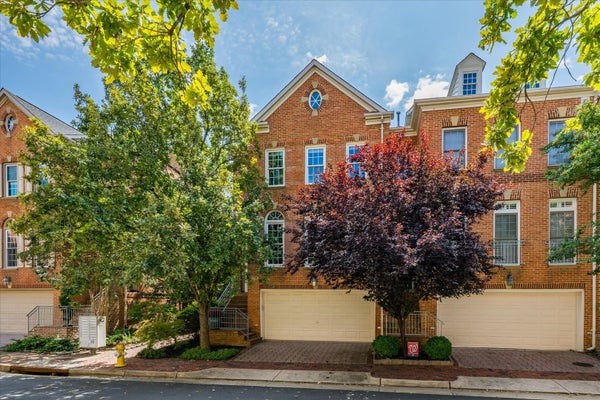 272 MURTHA ST, ALEXANDRIA, VA 22304 - Image dd514b58c4d3200a9c699be875d44c2f/698400069