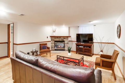 Tiny photo for 277 E Oneida Avenue, Elmhurst, IL 60126 (MLS # 12586202)