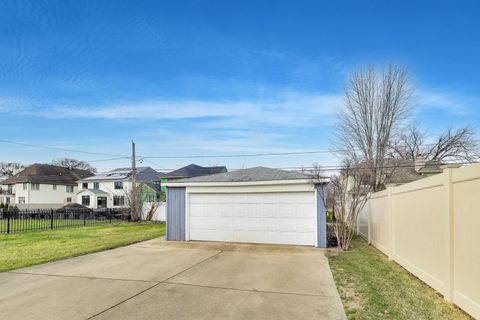 Tiny photo for 277 E Oneida Avenue, Elmhurst, IL 60126 (MLS # 12586202)