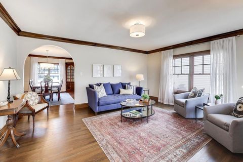 Tiny photo for 277 E Oneida Avenue, Elmhurst, IL 60126 (MLS # 12586202)