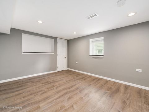 Tiny photo for 827 Thomas Avenue, Forest Park, IL 60130 (MLS # 12493702)