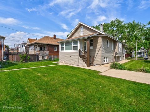 Tiny photo for 827 Thomas Avenue, Forest Park, IL 60130 (MLS # 12493702)
