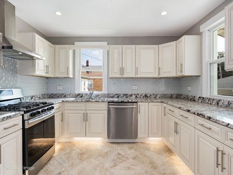 Tiny photo for 827 Thomas Avenue, Forest Park, IL 60130 (MLS # 12493702)
