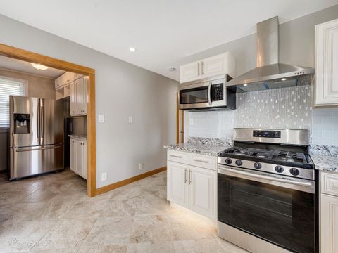 Tiny photo for 827 Thomas Avenue, Forest Park, IL 60130 (MLS # 12493702)
