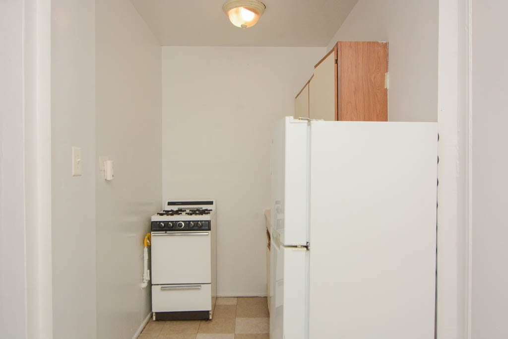 4060 N KENMORE Avenue 208