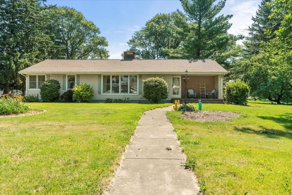 Photo for 609 S Park Street, Paxton, IL 60957 (MLS # 12401199)