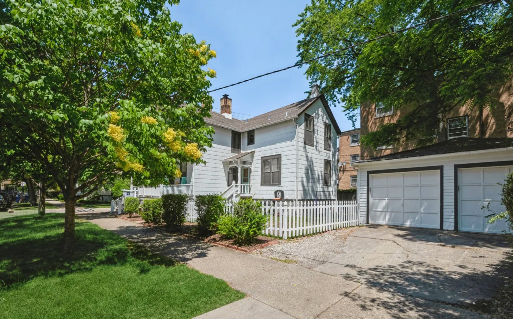 813 Hamlin Street