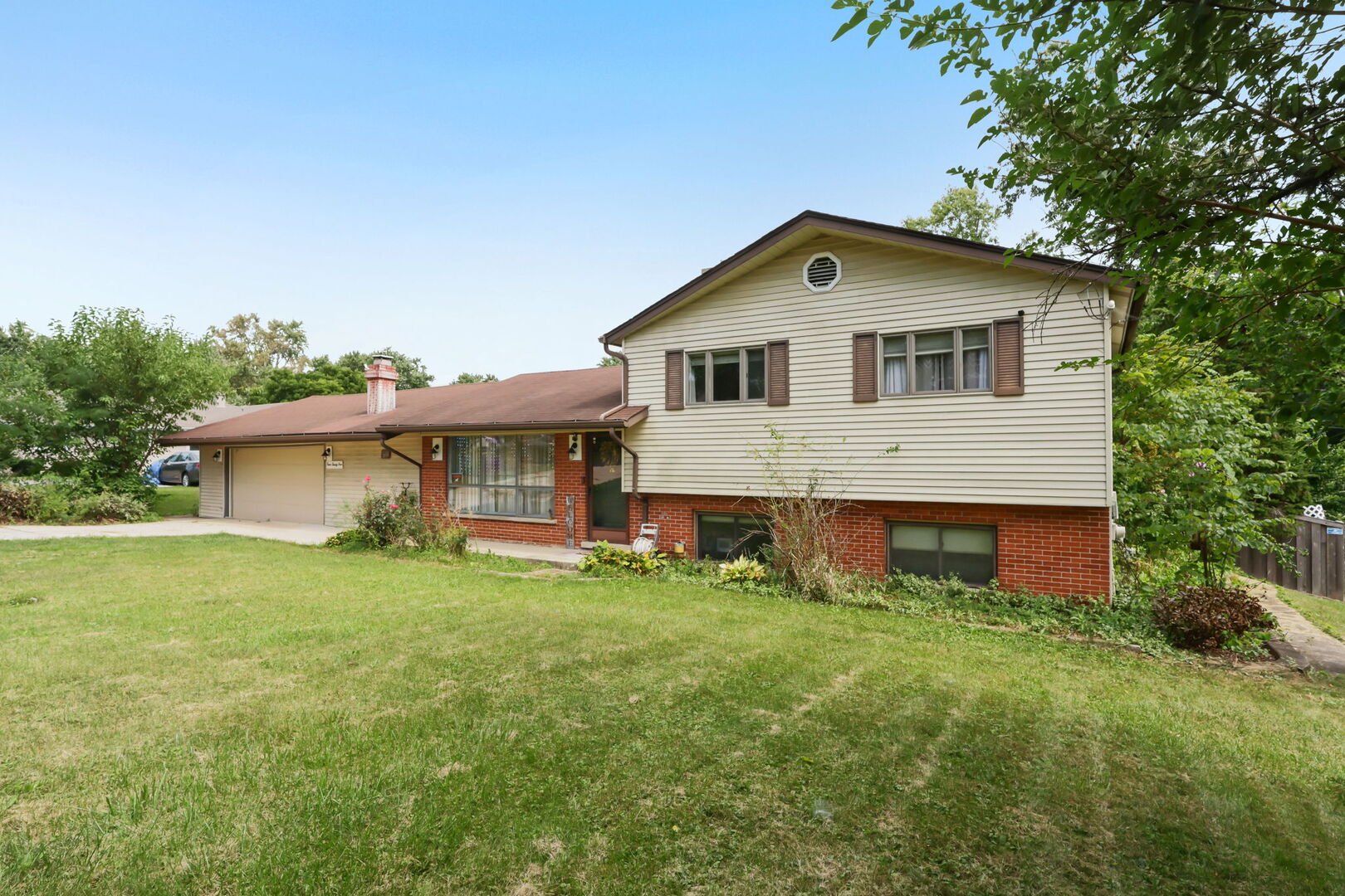 2N435 Pleasant Avenue