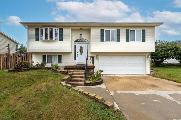 4205 8 1/2 ST, EAST MOLINE, IL 61244 - Image dd5e3e2df4f974ca8c104ee5d07a3be9/1305076840
