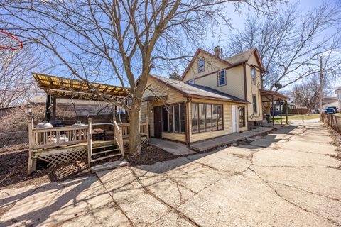 Tiny photo for 820 SPRING Street, Aurora, IL 60506 (MLS # 12605243)