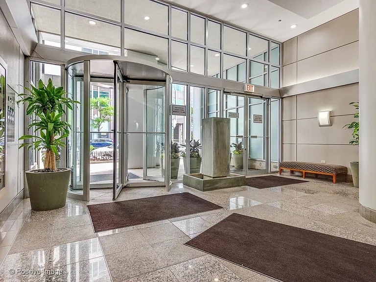 600 N Dearborn Street 703