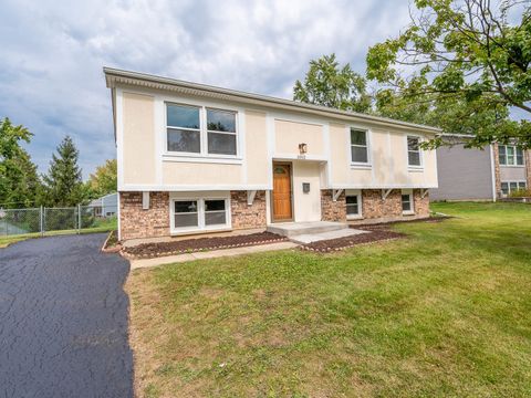 Photo of 3012 Scenicwood Lane, Woodridge, IL 60517 (MLS # 12491507)
