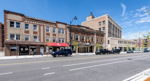 Tiny photo for 3302 Kenilworth Avenue #404, Berwyn, IL 60402 (MLS # 12531379)