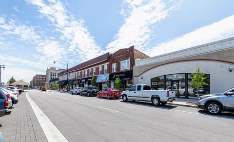 Tiny photo for 3302 Kenilworth Avenue #404, Berwyn, IL 60402 (MLS # 12531379)