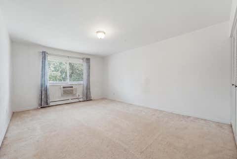 Tiny photo for 6 E Lillian Avenue #2B, Arlington Heights, IL 60004 (MLS # 12724056)