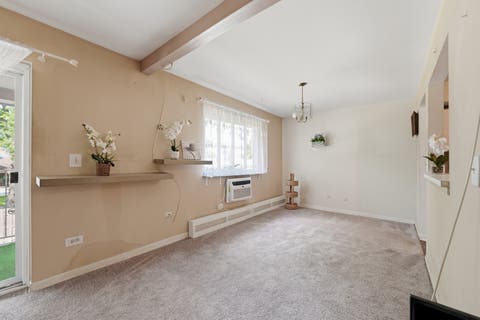 Tiny photo for 6 E Lillian Avenue #2B, Arlington Heights, IL 60004 (MLS # 12724056)