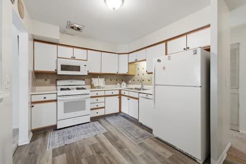 Tiny photo for 6 E Lillian Avenue #2B, Arlington Heights, IL 60004 (MLS # 12724056)