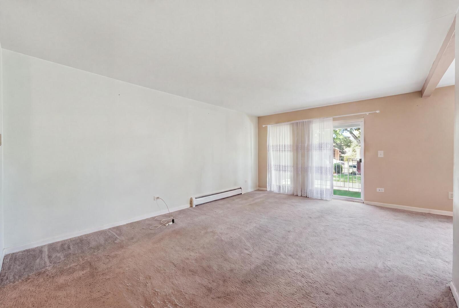 6 E Lillian Avenue 2B