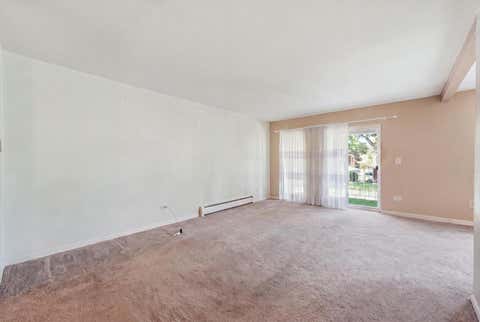 Tiny photo for 6 E Lillian Avenue #2B, Arlington Heights, IL 60004 (MLS # 12724056)