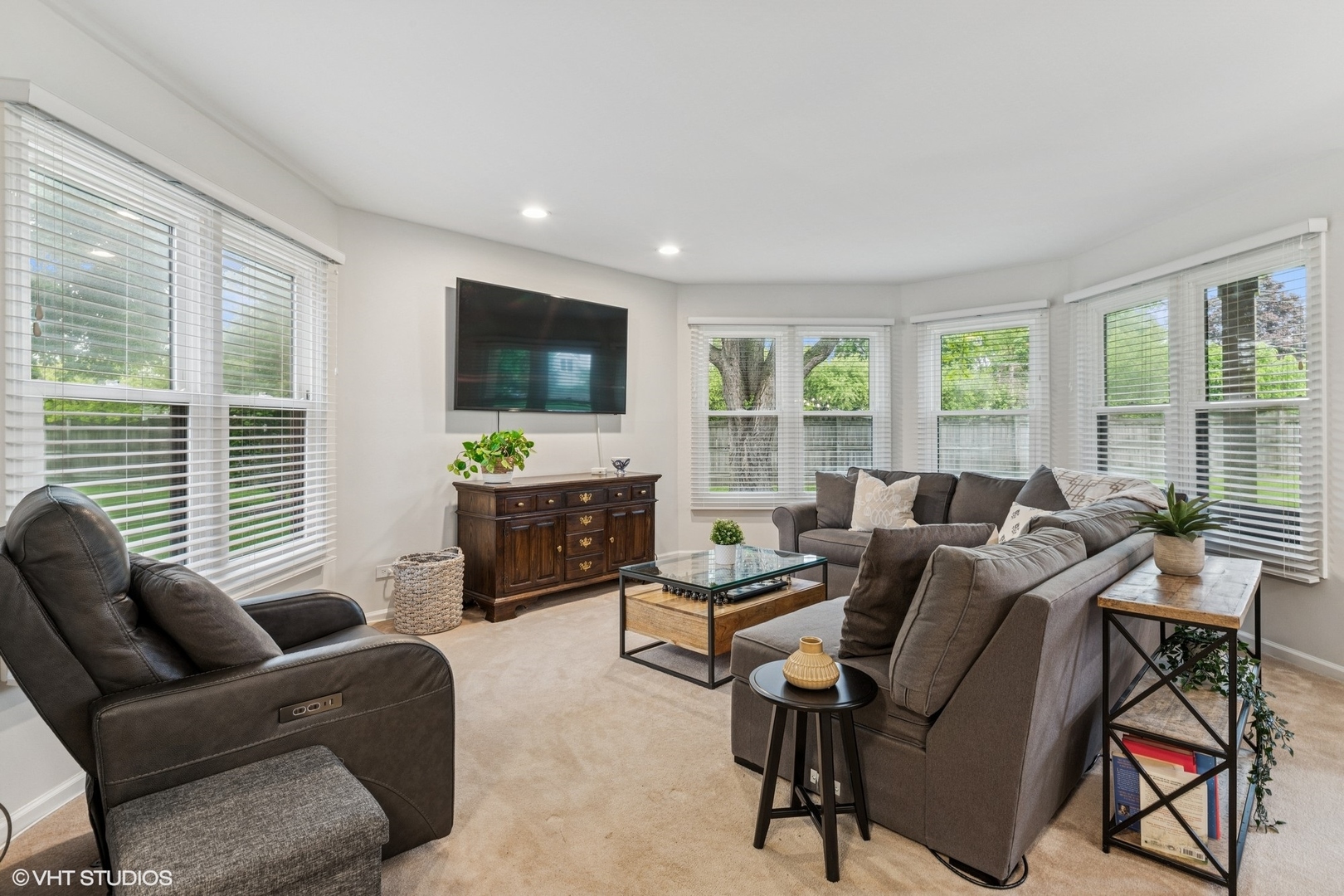 11 Willow Parkway 90-1