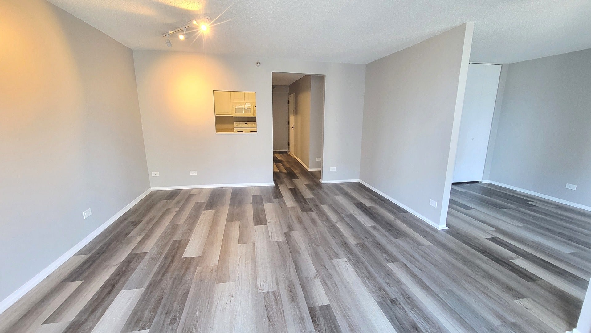10 E Ontario Street 2406