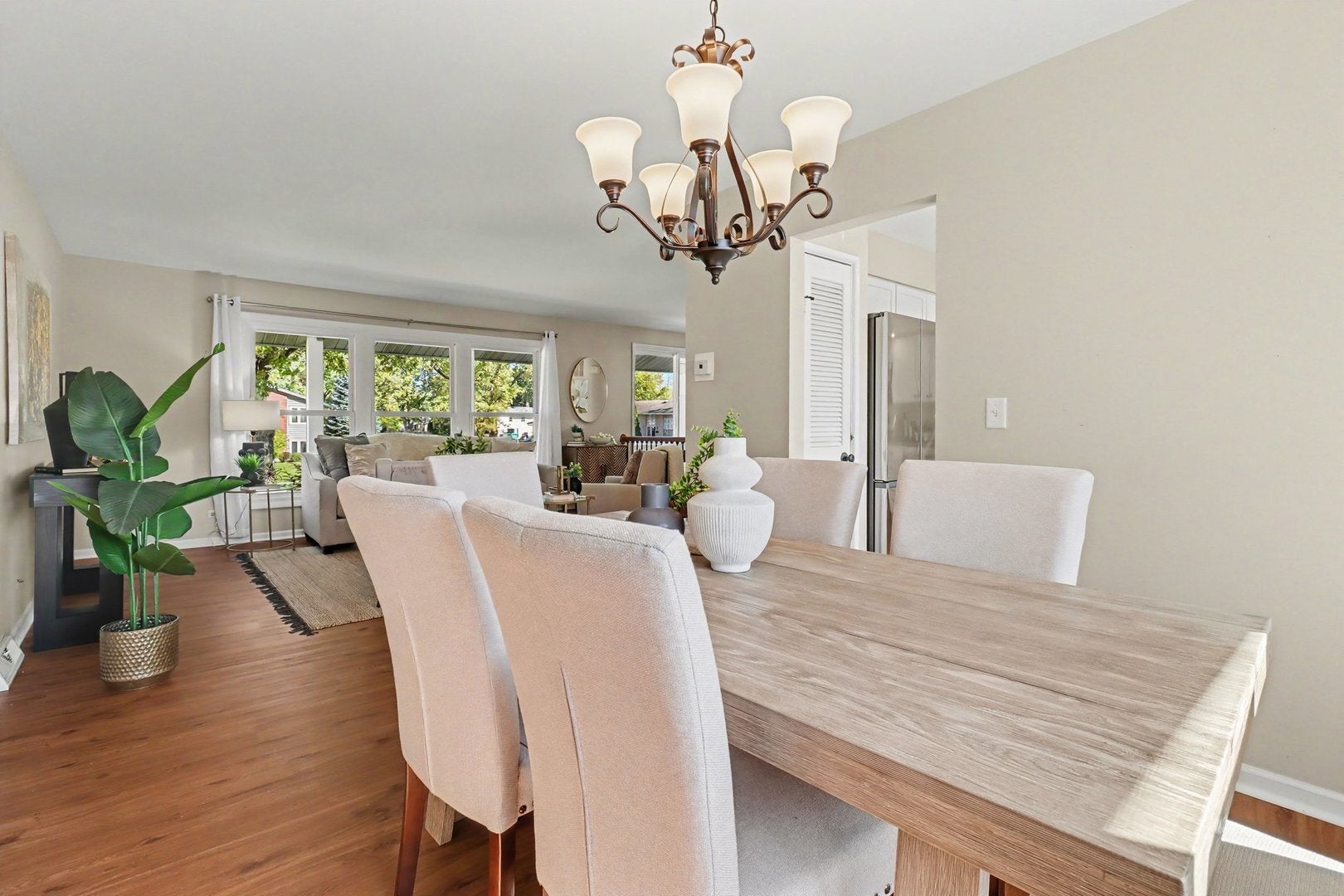 6808 Woodridge Drive
