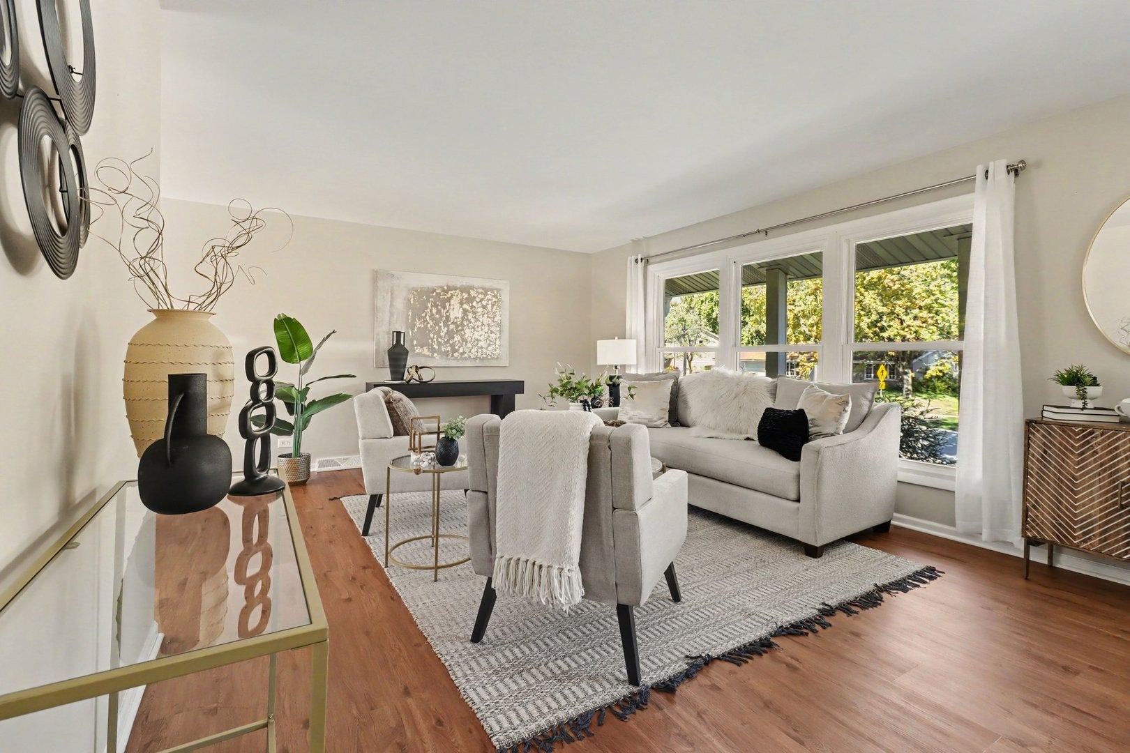 6808 Woodridge Drive