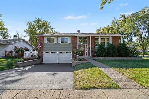 Photo of 6808 Woodridge Drive, Woodridge, IL 60517 (MLS # 12787213)