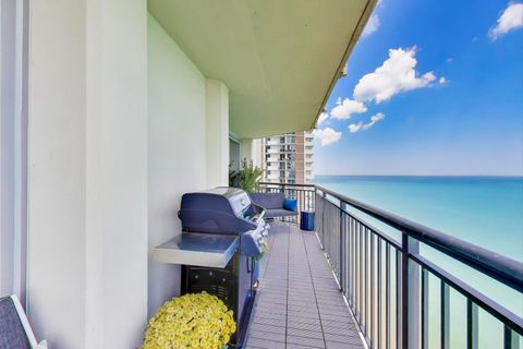 Tiny photo for 6007 N SHERIDAN Road #12B, Chicago, IL 60660 (MLS # 12511005)