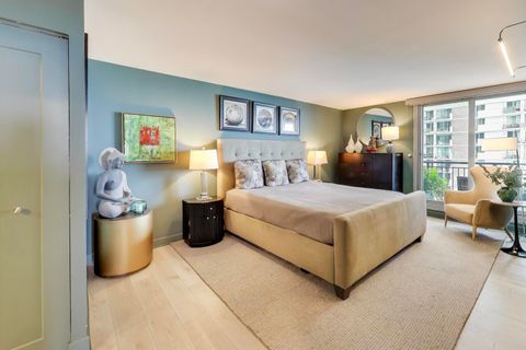 Tiny photo for 6007 N SHERIDAN Road #12B, Chicago, IL 60660 (MLS # 12511005)