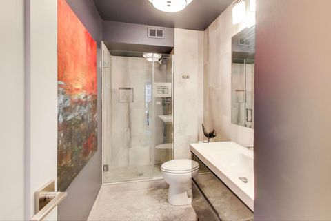 Tiny photo for 6007 N SHERIDAN Road #12B, Chicago, IL 60660 (MLS # 12511005)