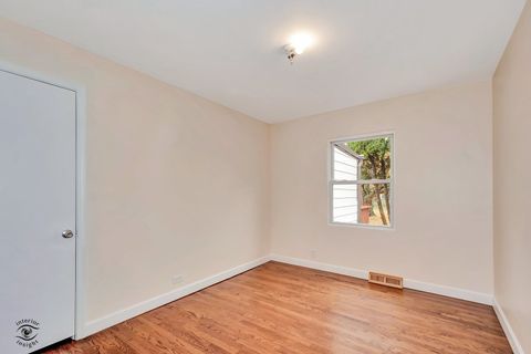 Tiny photo for 748 73rd Court, Willowbrook, IL 60527 (MLS # 12524625)