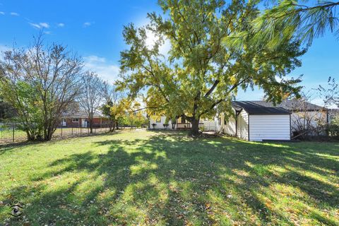 Tiny photo for 748 73rd Court, Willowbrook, IL 60527 (MLS # 12524625)