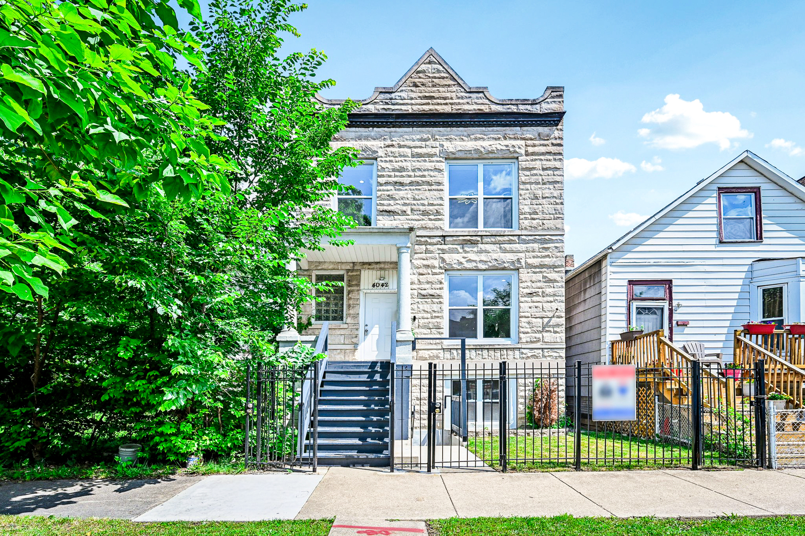 4042 W Adams Street