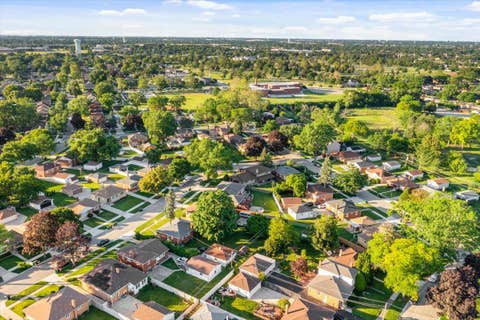 Tiny photo for 11043 Boeger Court, Westchester, IL 60154 (MLS # 12681255)